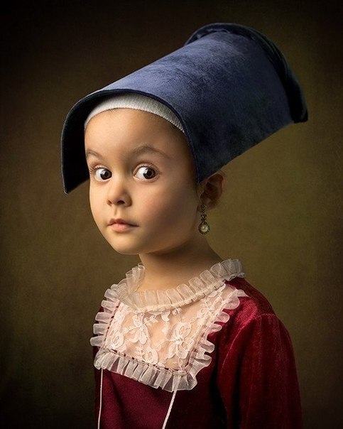 Билл Гекас (Bill Gekas) — австралийский фотограф-самоучка. Портофолио Билла полностью состоит из фотографий его пятилетней дочери, большая часть которых, стилизована под старые картины.