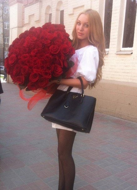 Мужчины! Дарите девушкам цветы, это так приятно!)