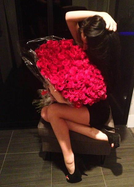 парни,дарите девушкам цветы, а не слёзы...❤